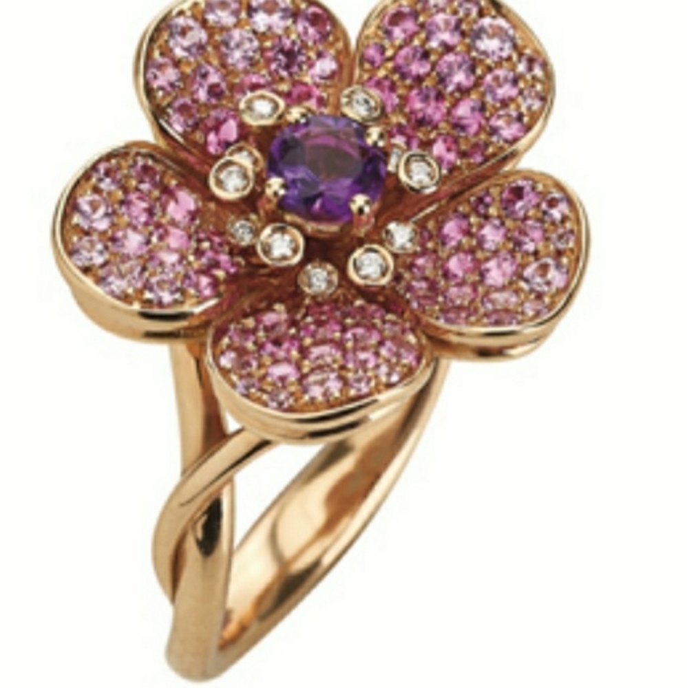 Salvatore Ferragamo 18 carats gold ring